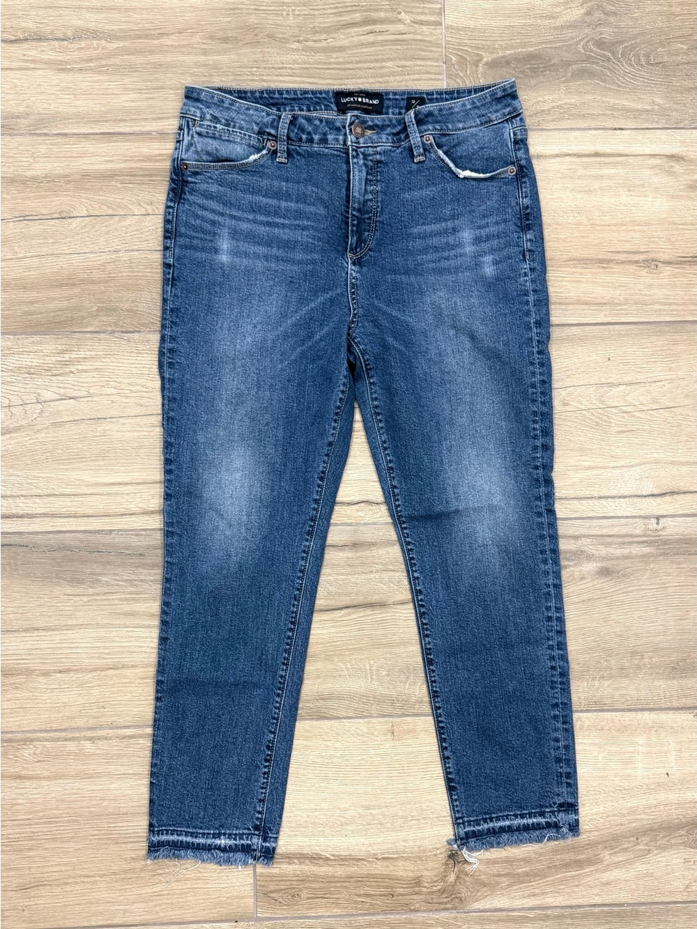 Lucky Brand HAYDEN CROP Distressed Ankle Skinny Jeans in Medium Blue